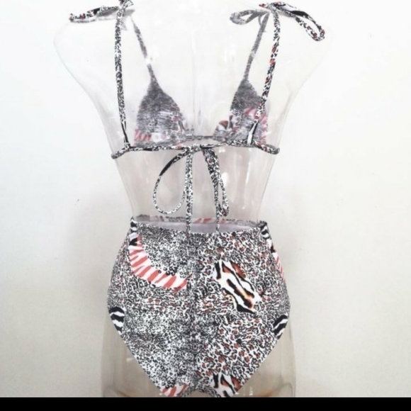 Leopard Print Bikini - Picture 4 of 6